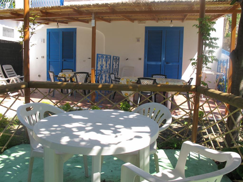 Aparthotel Villa Marinu Forio  Room photo